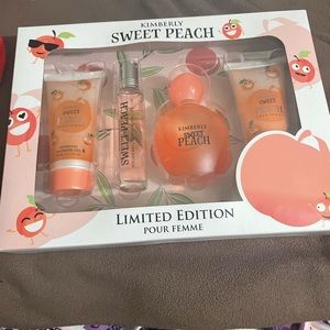 - Kimberly Sweet Peach Set